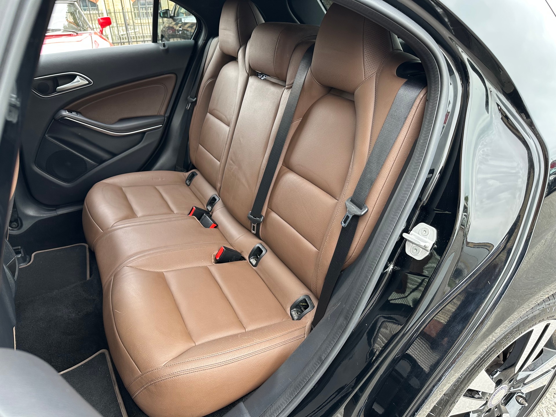 MERCEDES-BENZ A 200 Night Star 7G-DCT-image-14