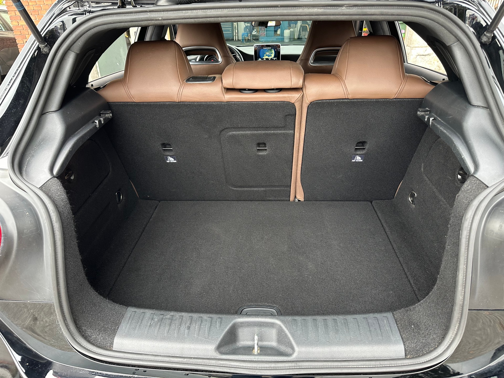 MERCEDES-BENZ A 200 Night Star 7G-DCT-image-31