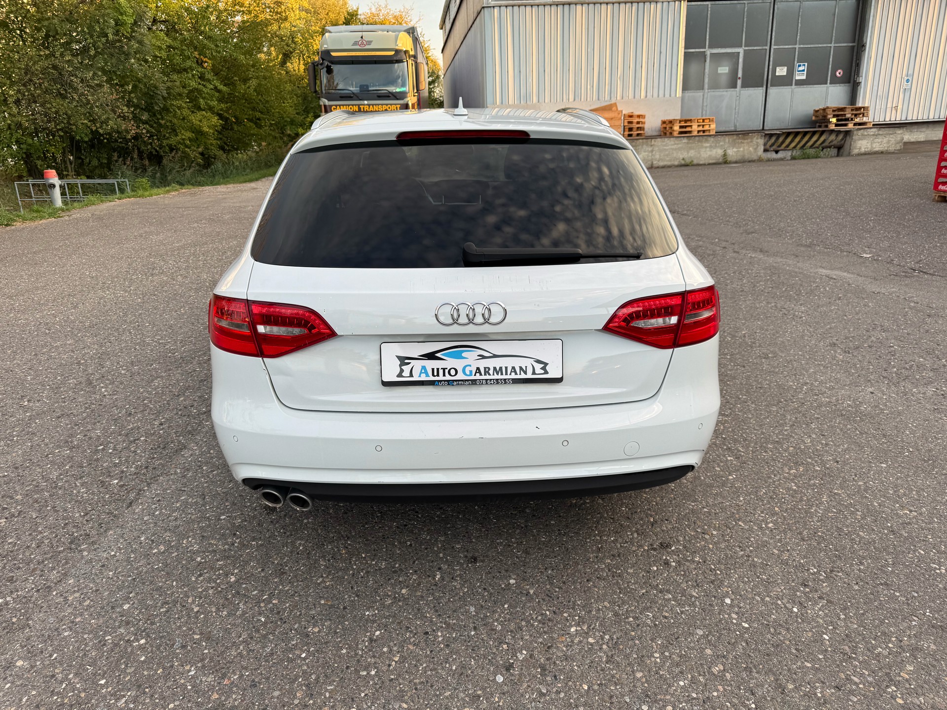 AUDI A4 Avant 2.0 TDI Attraction multitronic-showroom-element-3