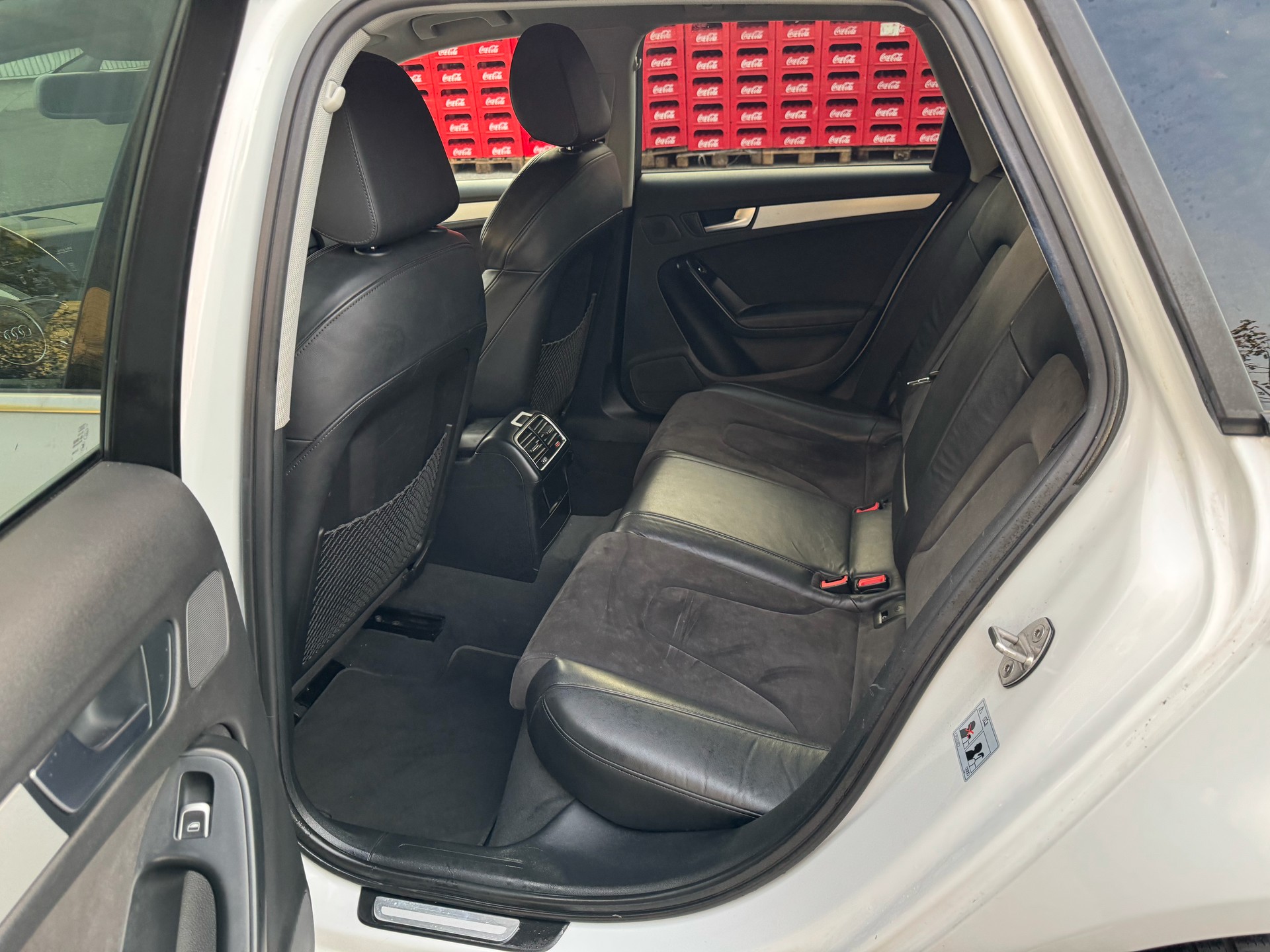 AUDI A4 Avant 2.0 TDI Attraction multitronic-image-14