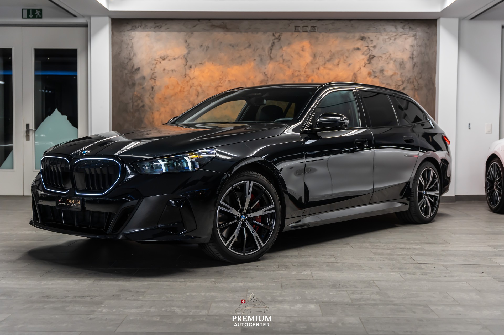 BMW 540d xDrive 48V Touring M Sport Pro Steptronic *Iconic Glow*Panorama*Carbon*AHK*
