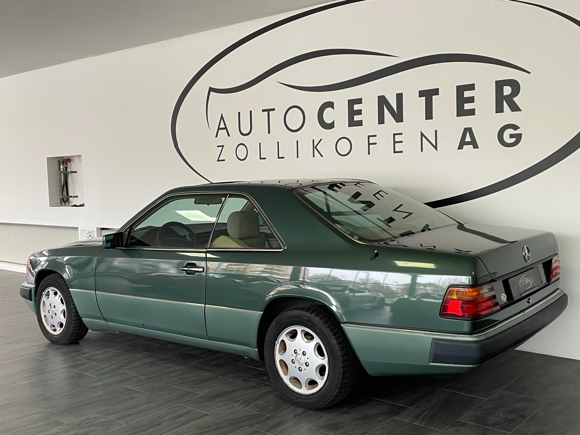MERCEDES-BENZ 230 CE-image-8