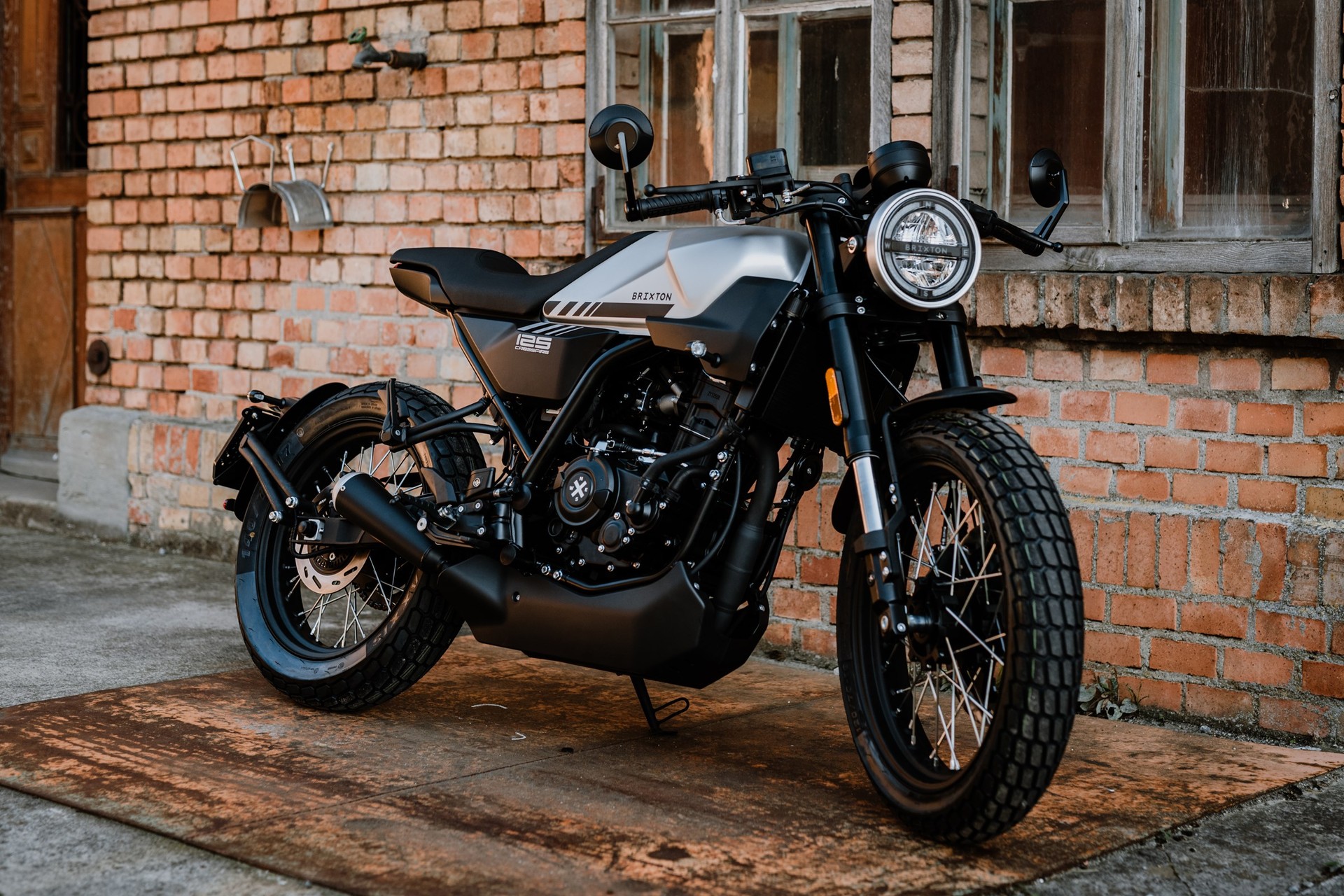 BRIXTON CROSSFIRE 125 LC - GRATIS LIEFERUNG-image-1