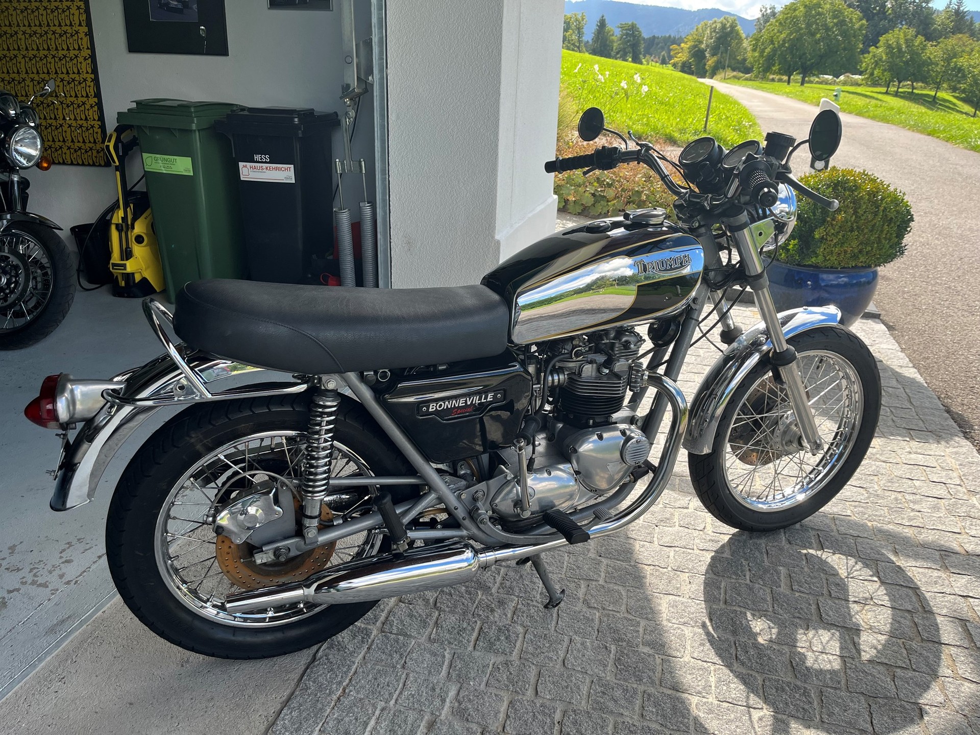 TRIUMPH Bonneville T140 D special-image-0