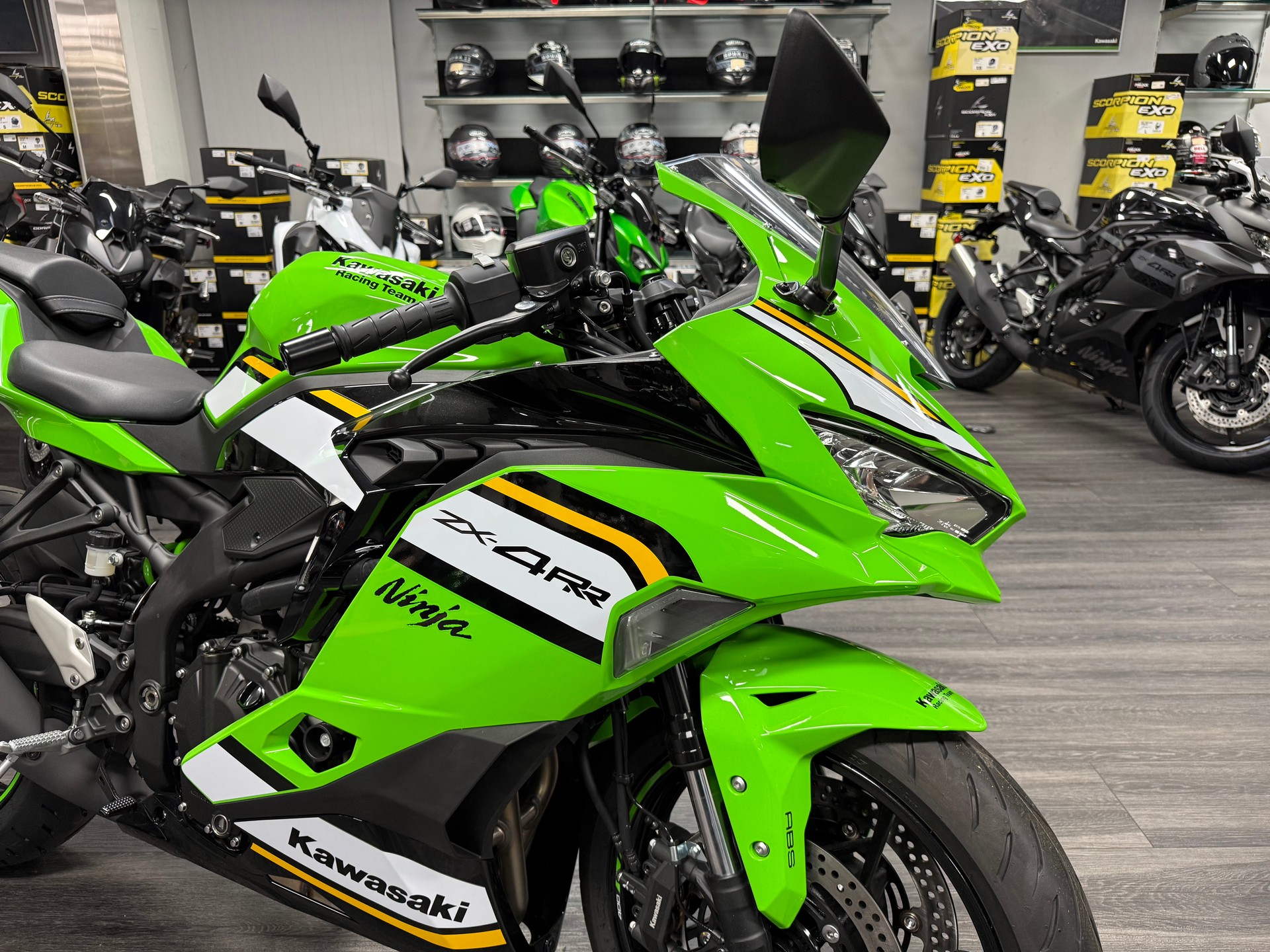 KAWASAKI Ninja ZX-4RR-image-2