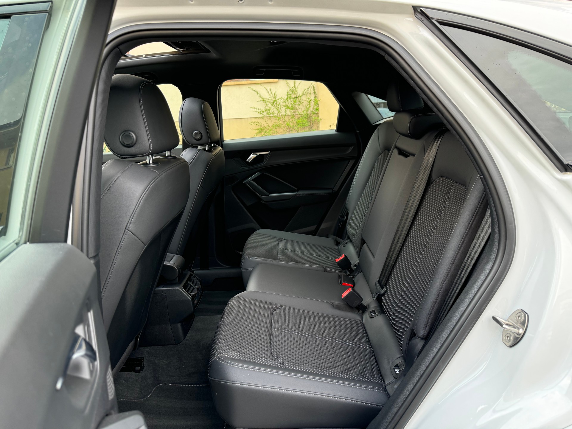 AUDI Q3 Sportback 45 TFSI S line quattro S-tronic-image-19