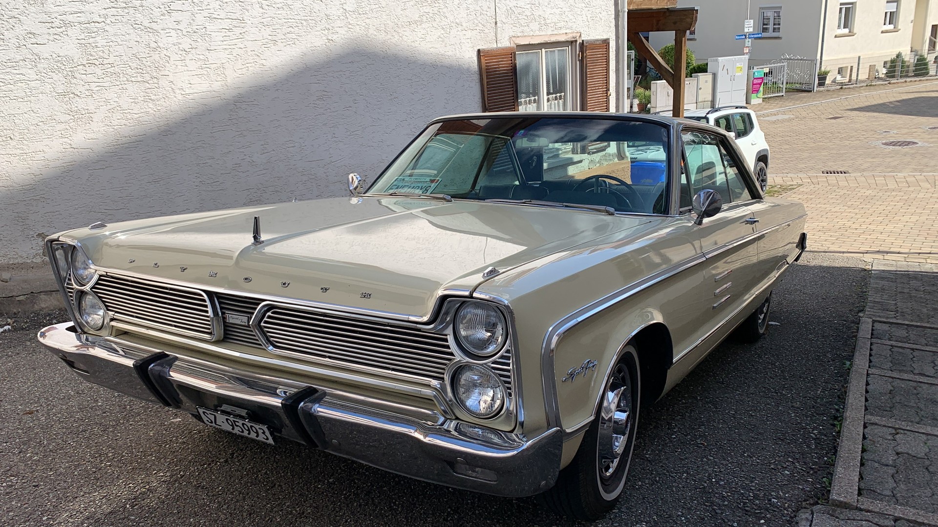 PLYMOUTH Sport Fury-image-1