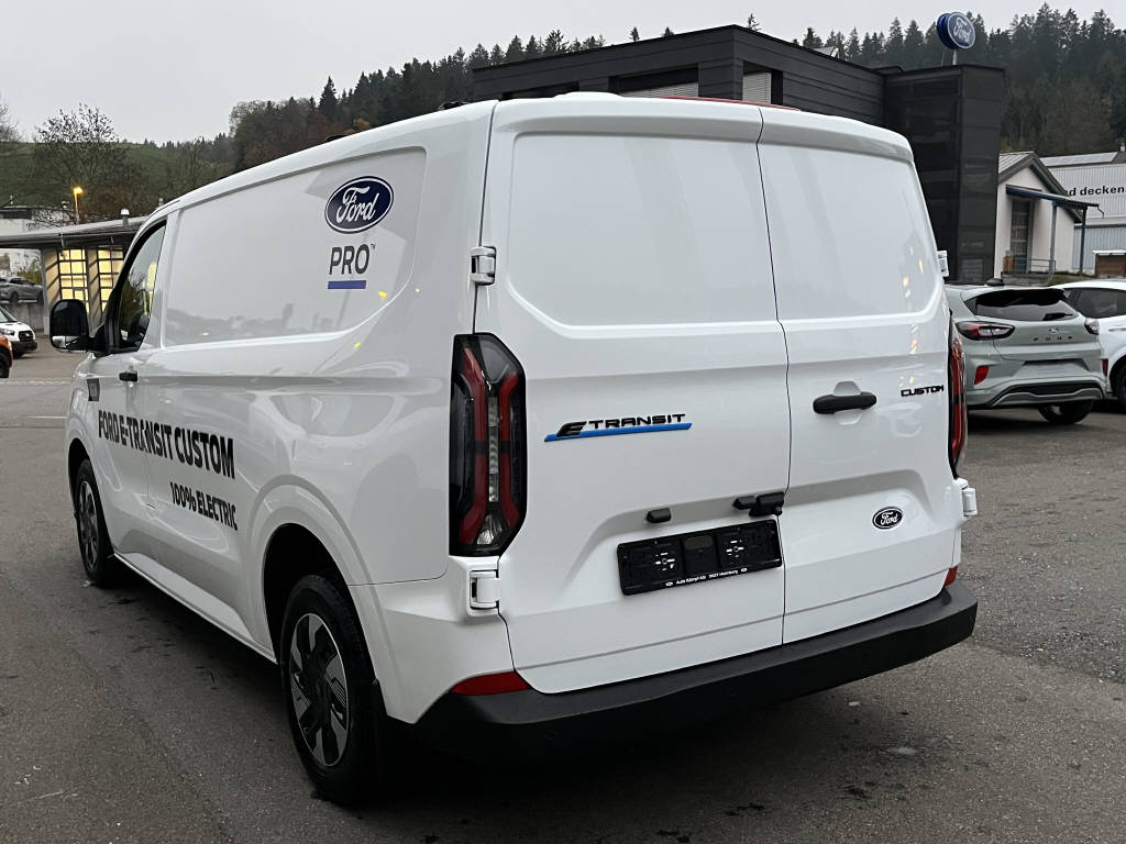 FORD E-Transit C Van 320 L1 Trend-showroom-element-3