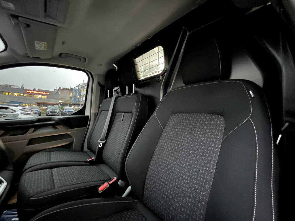 FORD E-Transit C Van 320 L1 Trend-image-6
