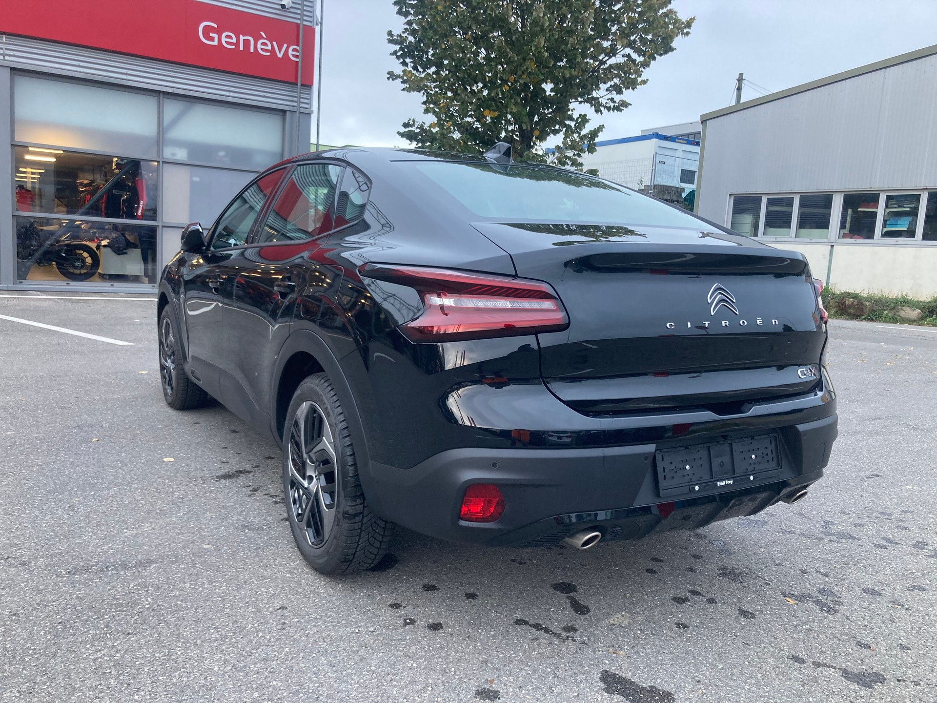 CITROEN C4 1.2 Pure Tech Swiss Edition EAT8-image-6