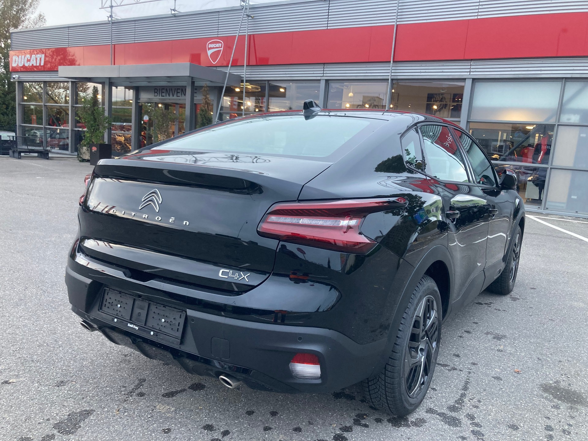 CITROEN C4 1.2 Pure Tech Swiss Edition EAT8-image-5