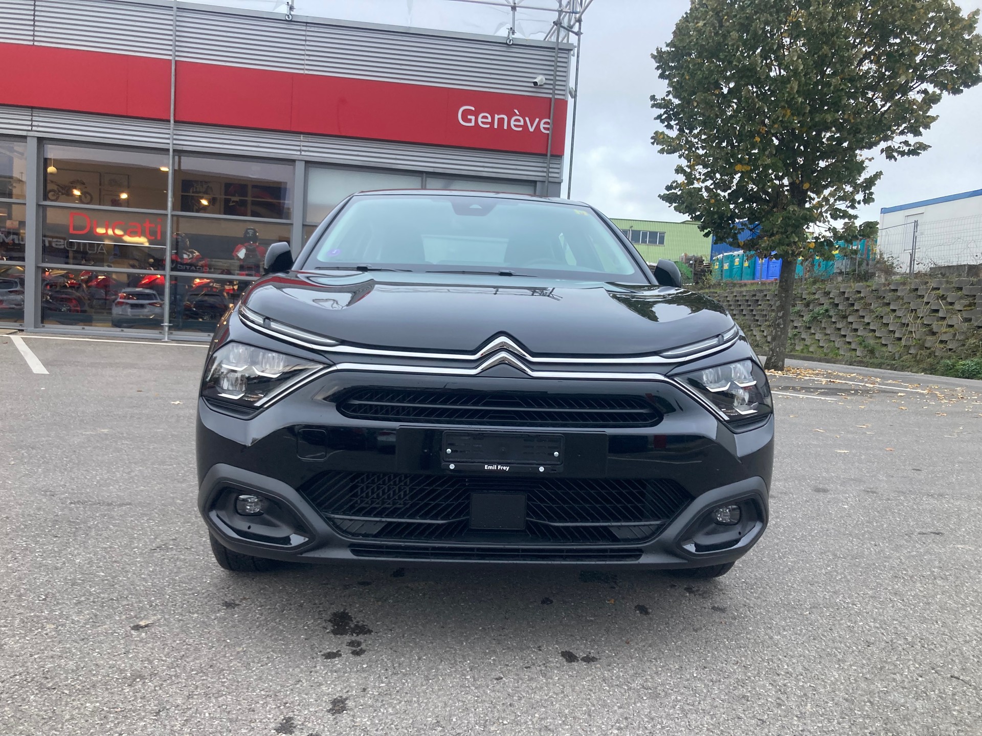CITROEN C4 1.2 Pure Tech Swiss Edition EAT8-image-1