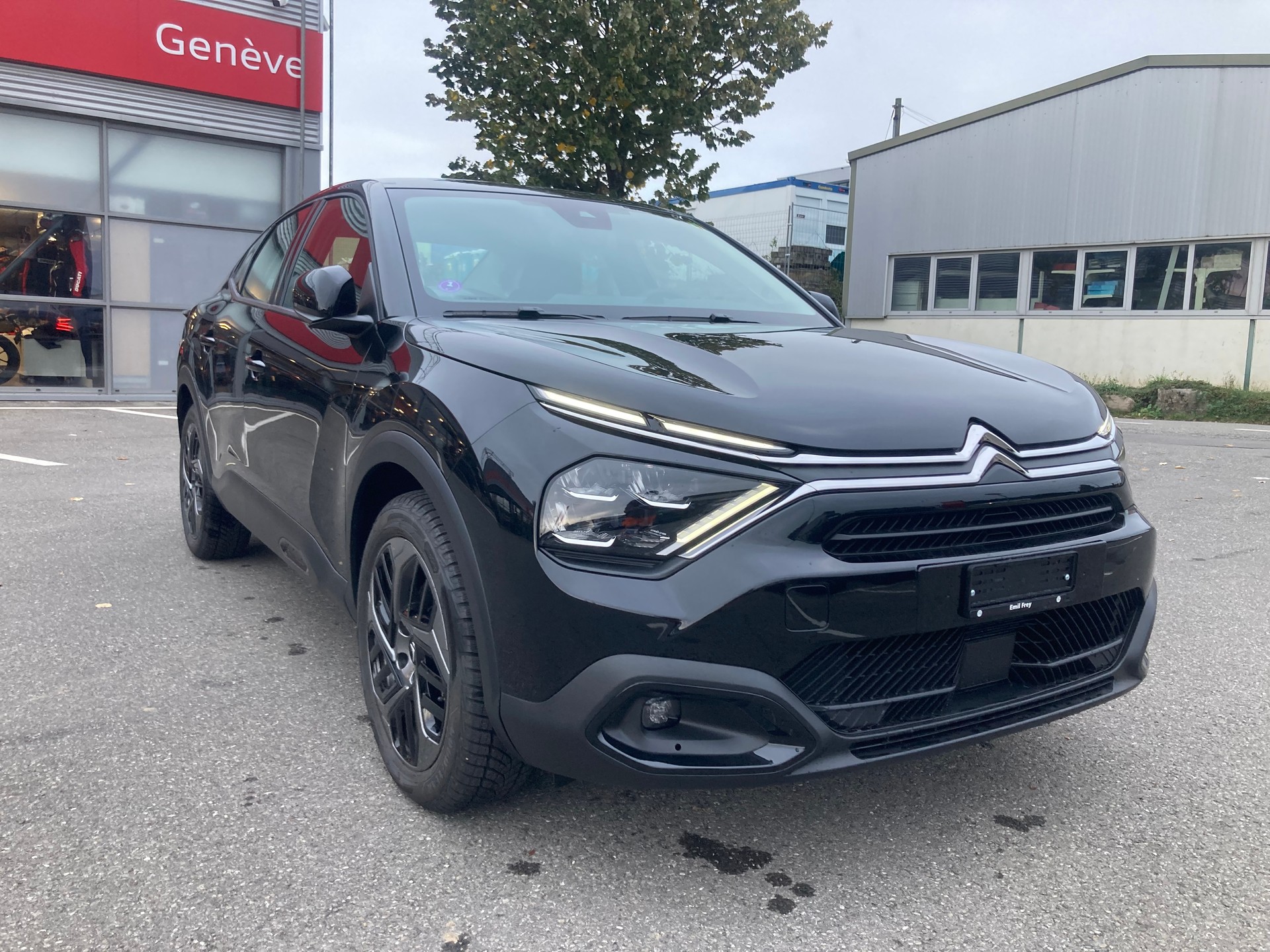 CITROEN C4 1.2 Pure Tech Swiss Edition EAT8