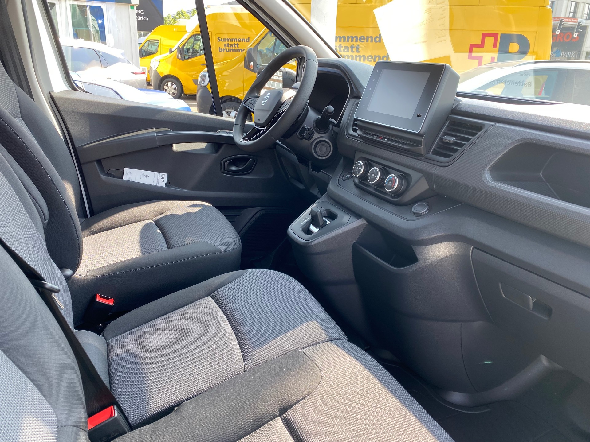 RENAULT Trafic 2.0 Blue dCi 150 Advance L2H1 Automat 9-Gang EN-image-11