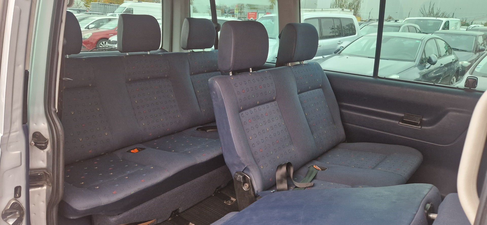 VW T4 Caravelle 2.5TDI ABS-image-8
