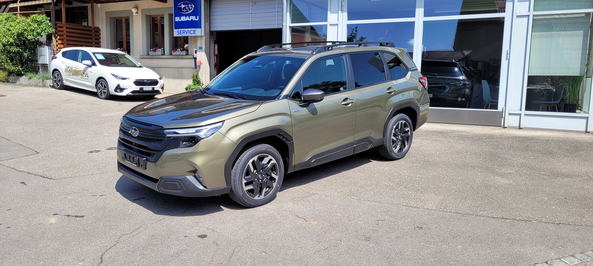 SUBARU Forester 2.0i e-Boxer Swiss Plus Lineartronic-image-1