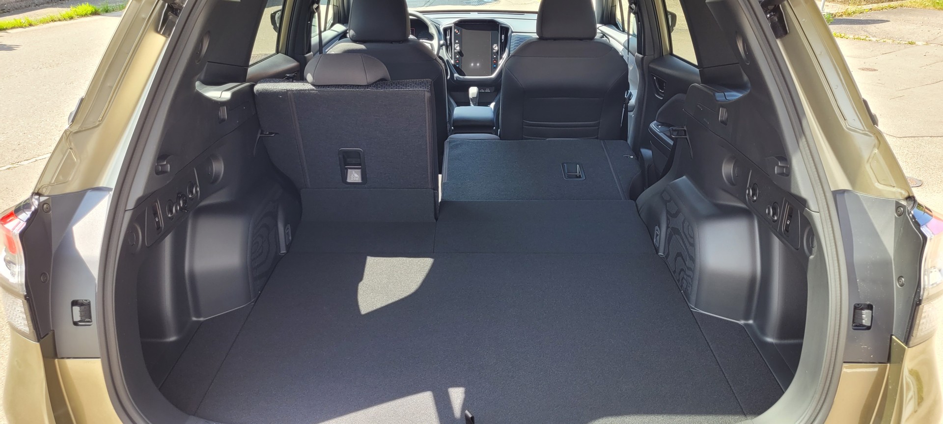 SUBARU Forester 2.0i e-Boxer Swiss Plus Lineartronic-image-13
