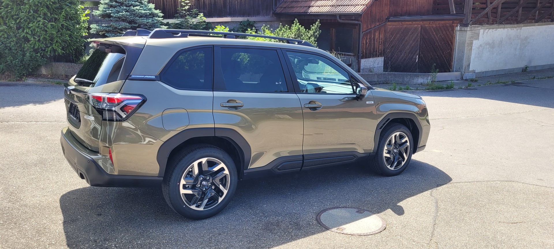 SUBARU Forester 2.0i e-Boxer Swiss Plus Lineartronic-image-4