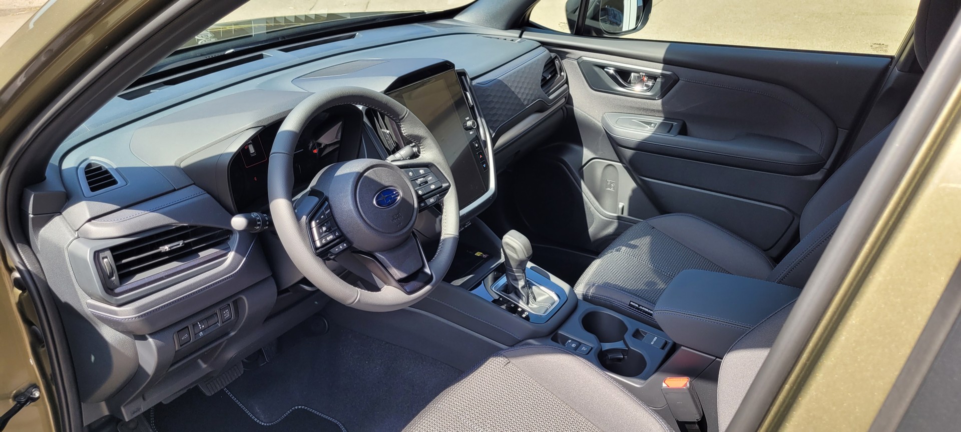 SUBARU Forester 2.0i e-Boxer Swiss Plus Lineartronic-image-6