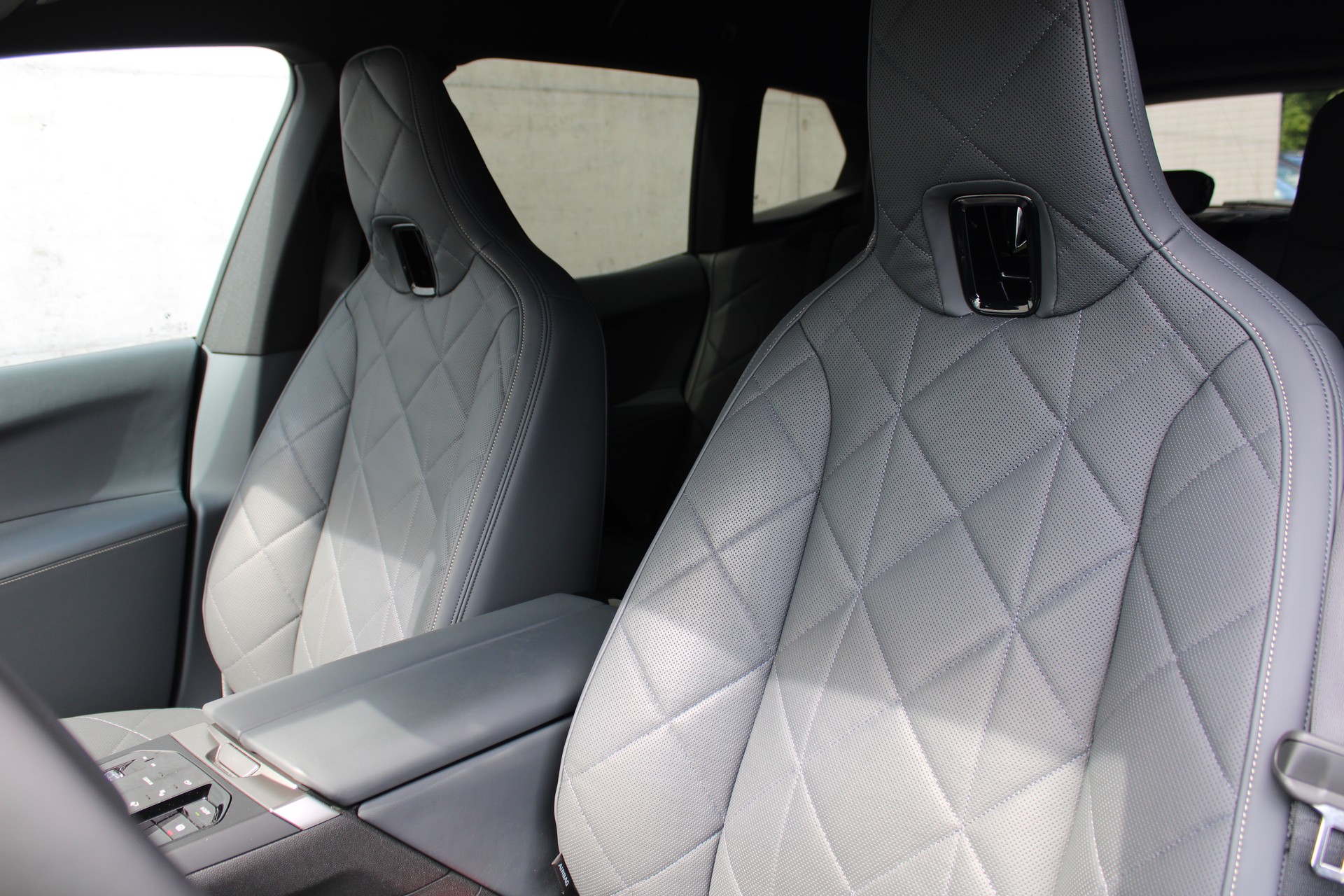 BMW iX M60-image-9