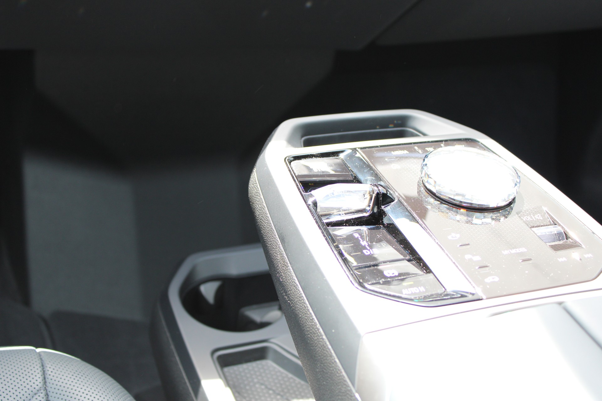 BMW iX M60-image-15