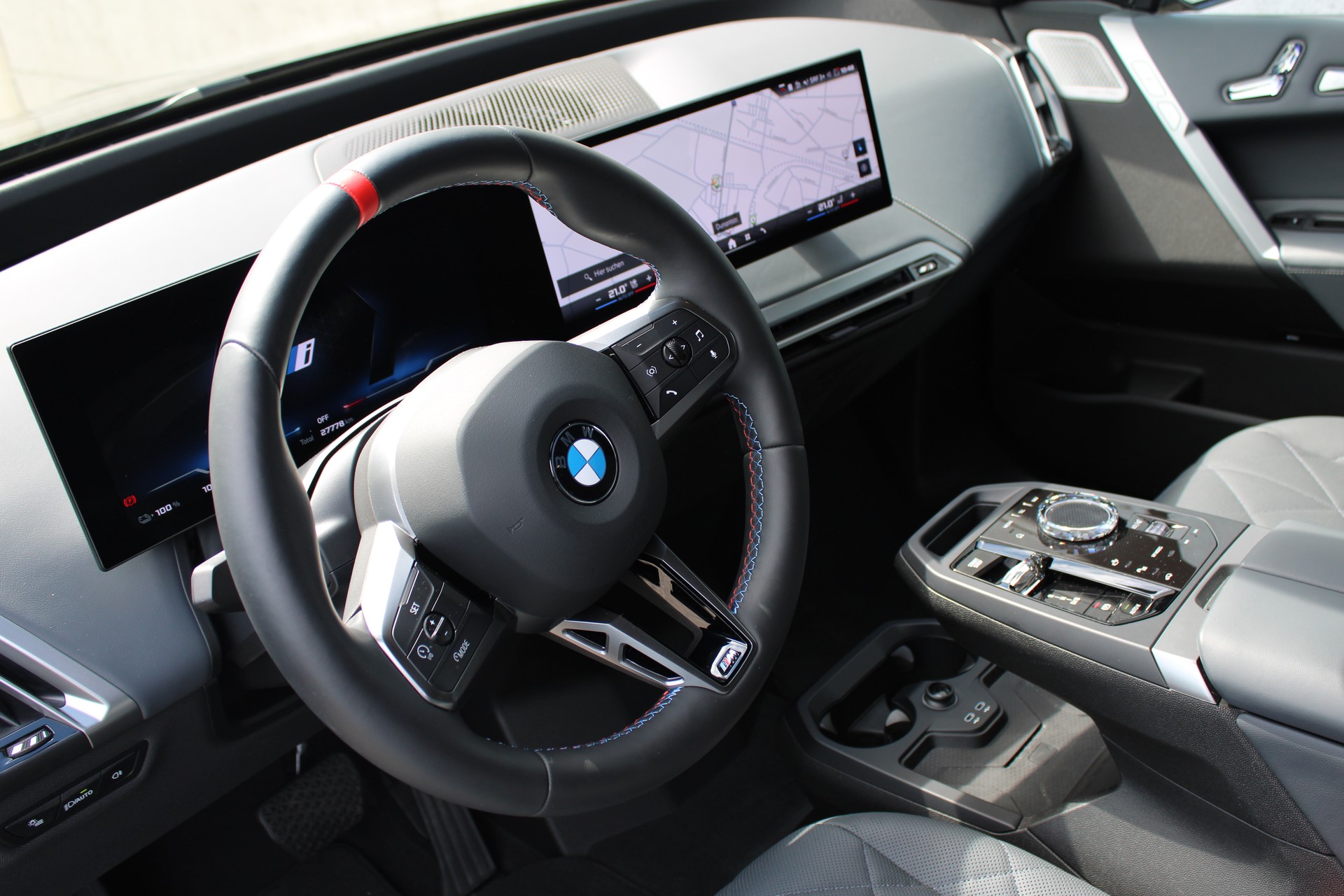 BMW iX M60-image-8
