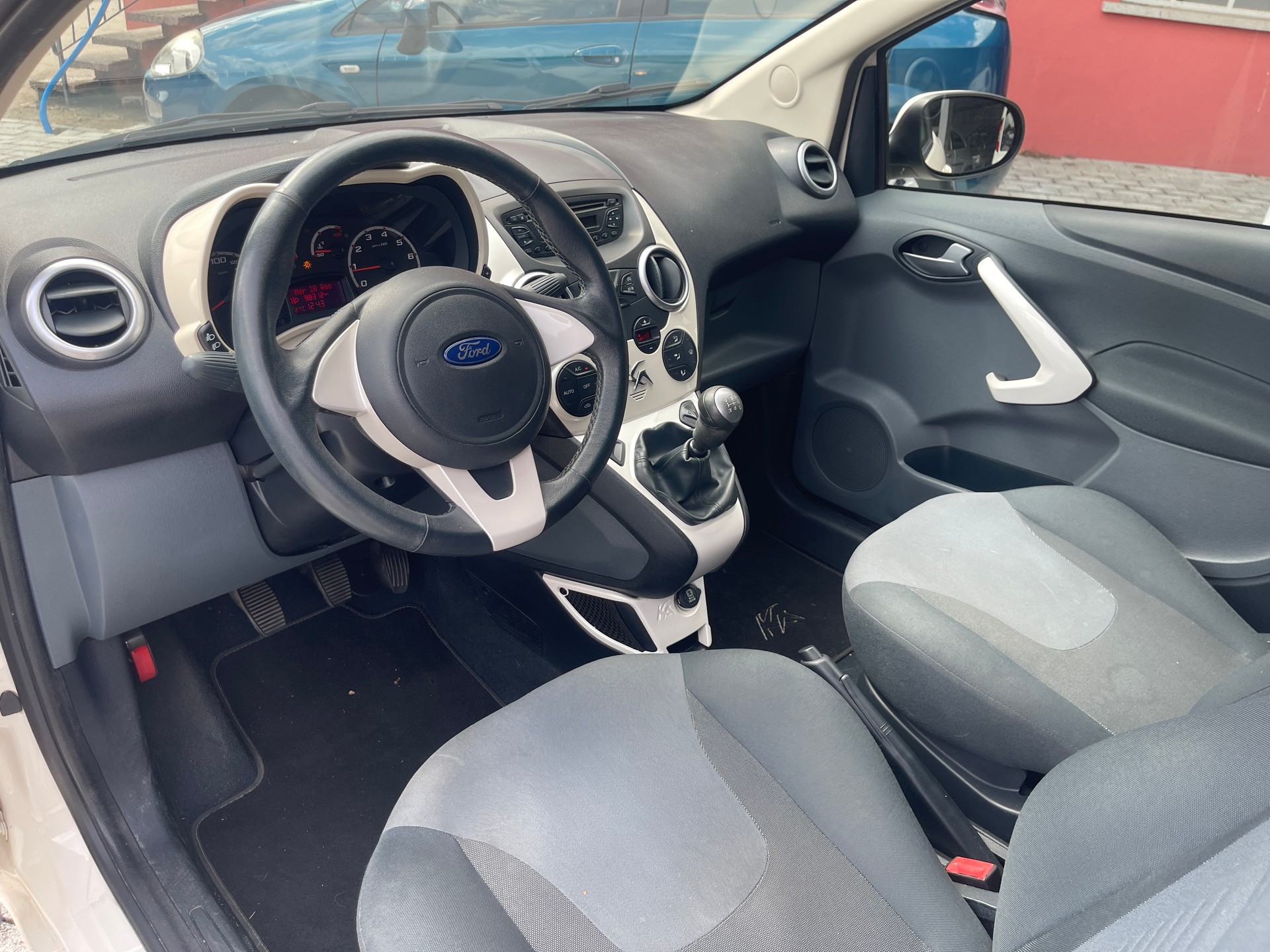 FORD KA 1.25 Titanium-image-6