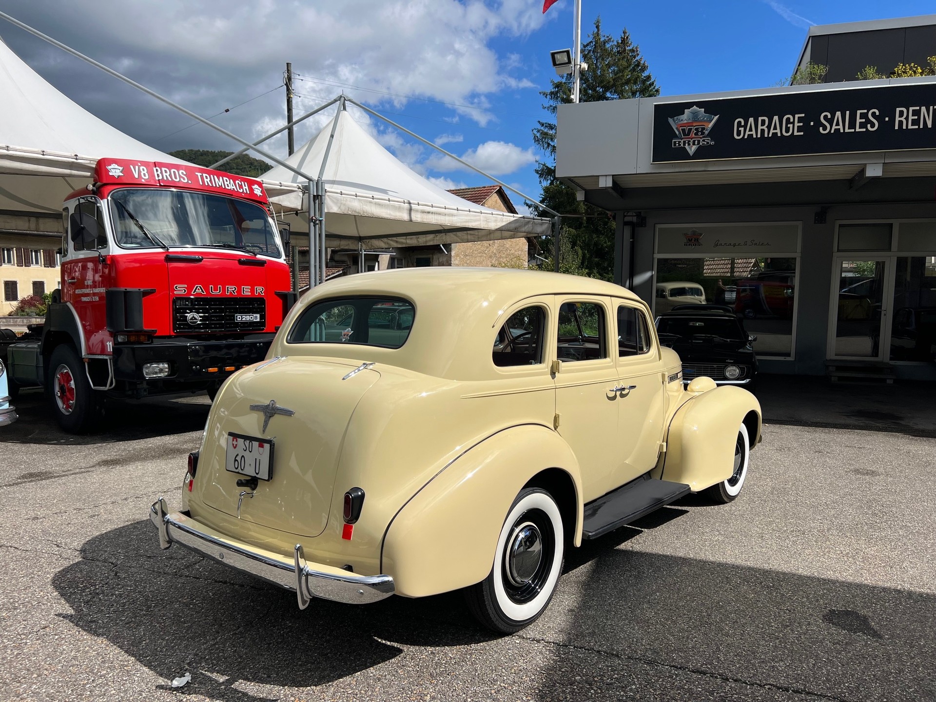 OLDSMOBILE Series 60 Sedan-image-3