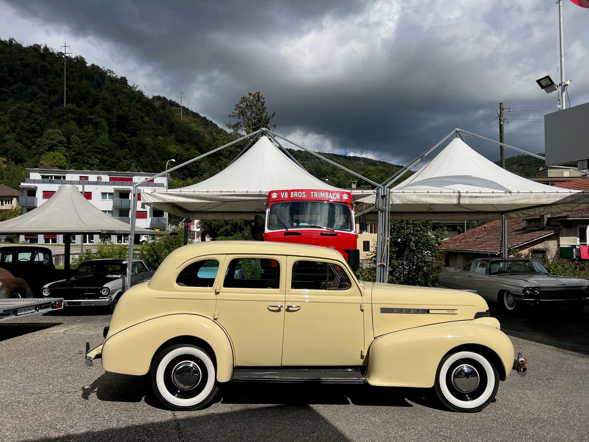 OLDSMOBILE Series 60 Sedan-image-4