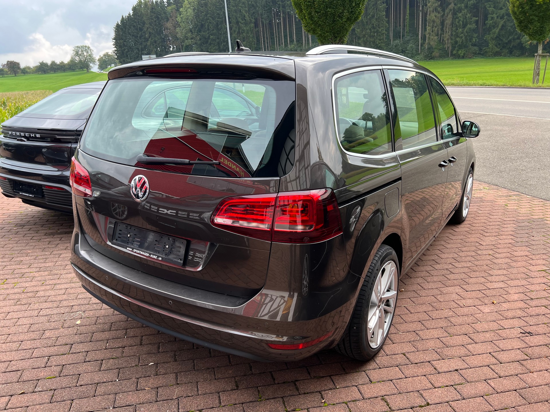 VW Sharan 2.0 TDI 4Motion DSG 5 Sitze-image-8