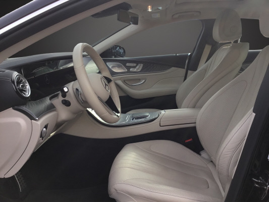 MERCEDES-BENZ CLS 300 d AMG Line 4M-image-6