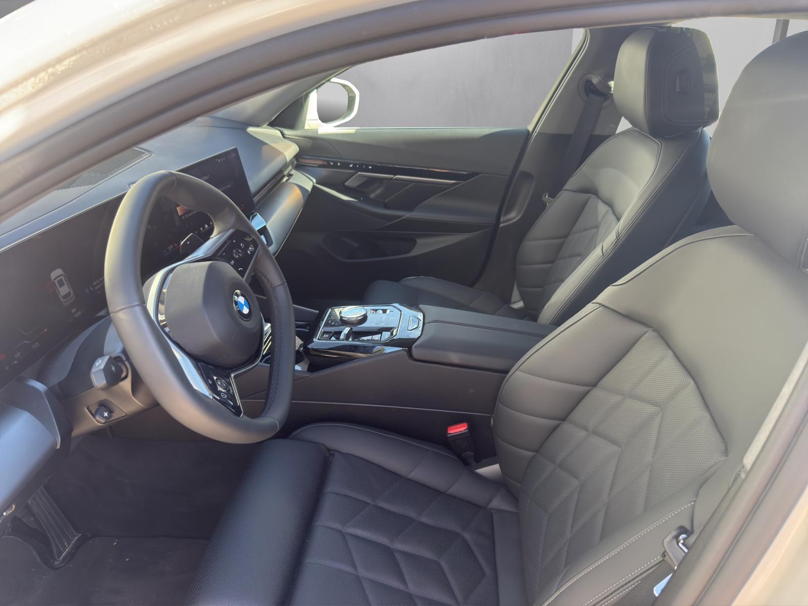 BMW 540d xDrive 48V Touring Steptronic-image-11