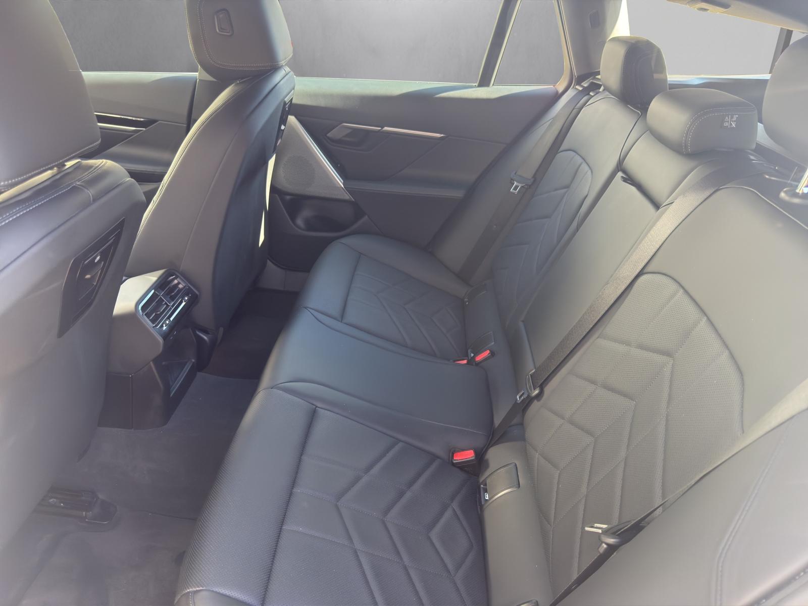 BMW 540d xDrive 48V Touring Steptronic-image-12