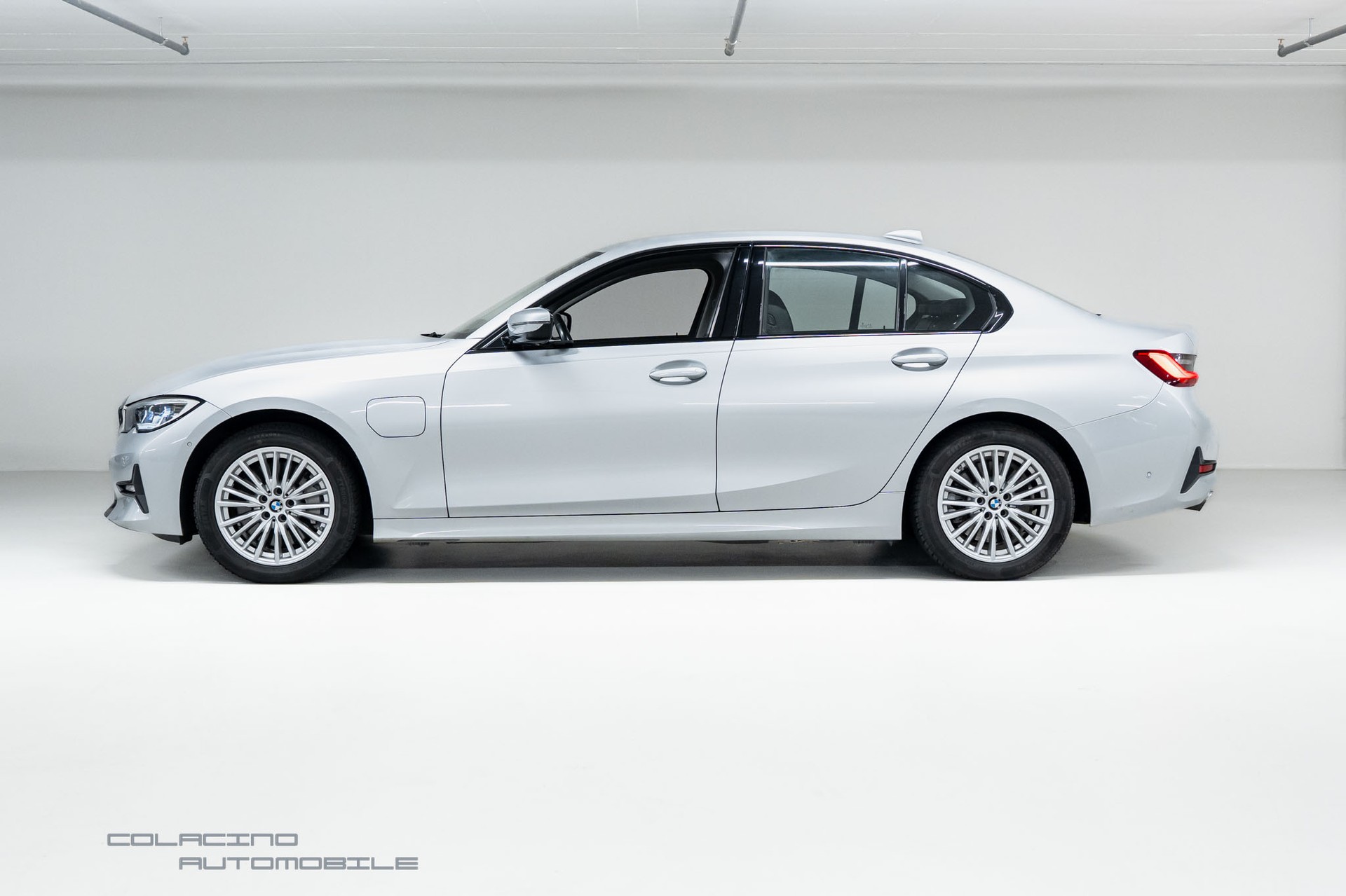 BMW 330e Steptronic Luxury Line-image-6
