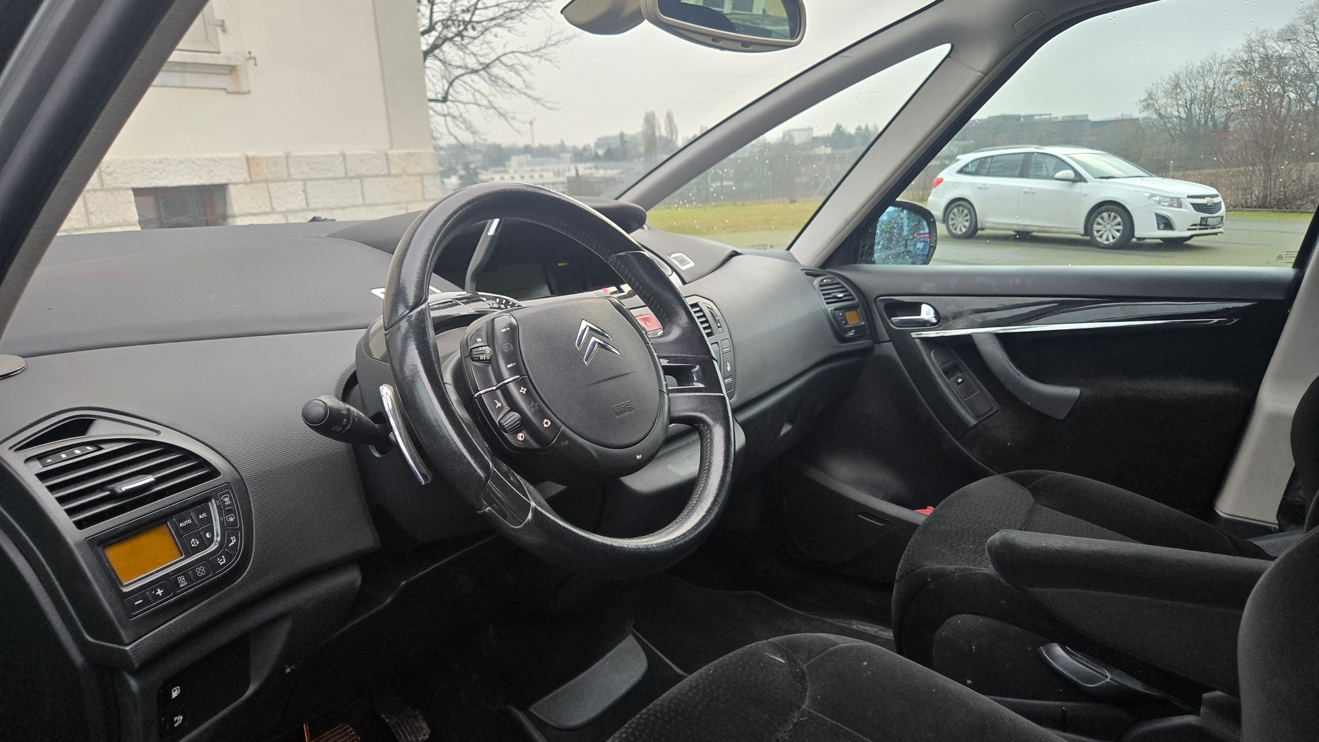 CITROEN C4 Picasso 2.0i 16V Dynamique Automatic-image-4