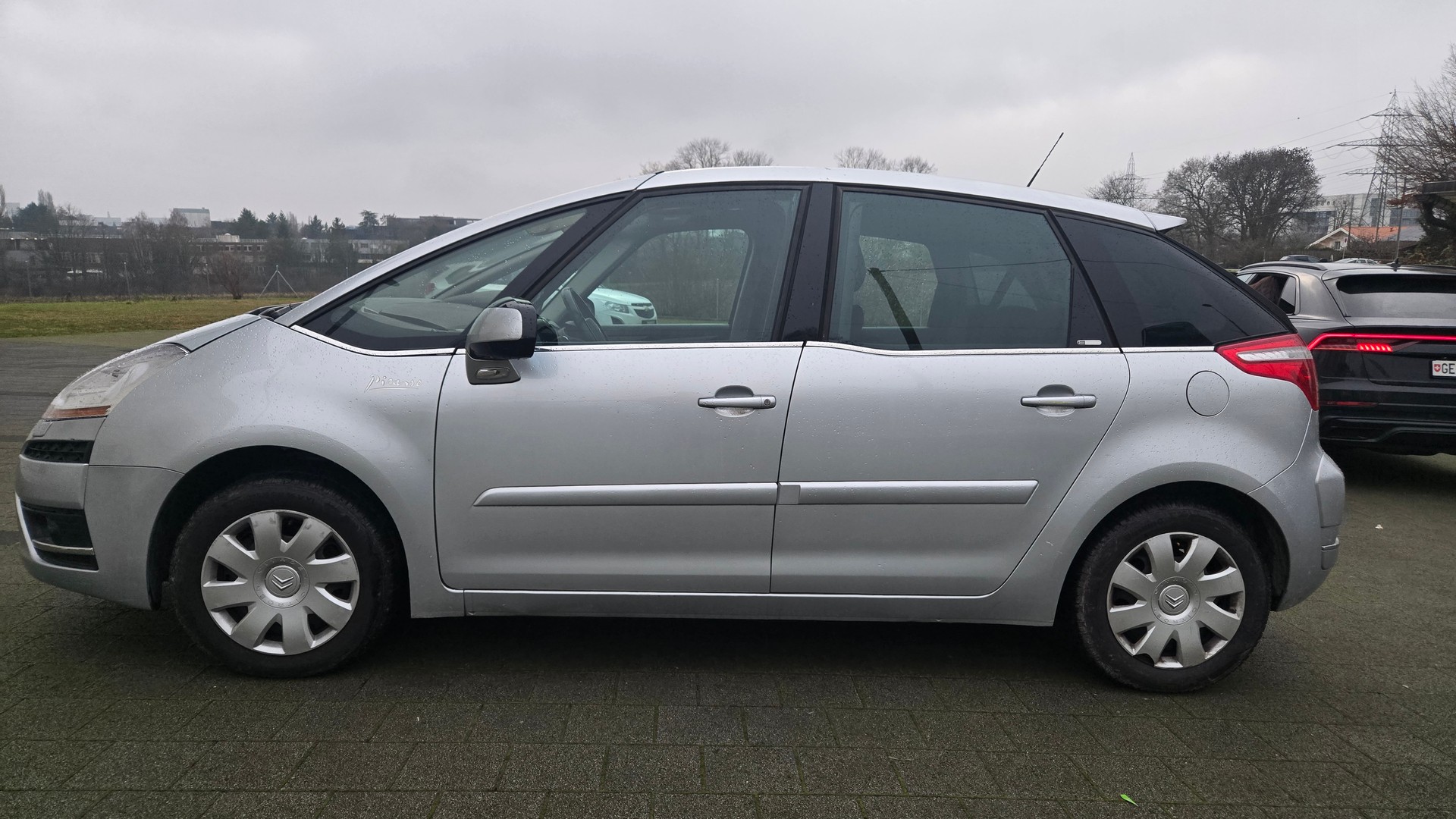 CITROEN C4 Picasso 2.0i 16V Dynamique Automatic-image-2
