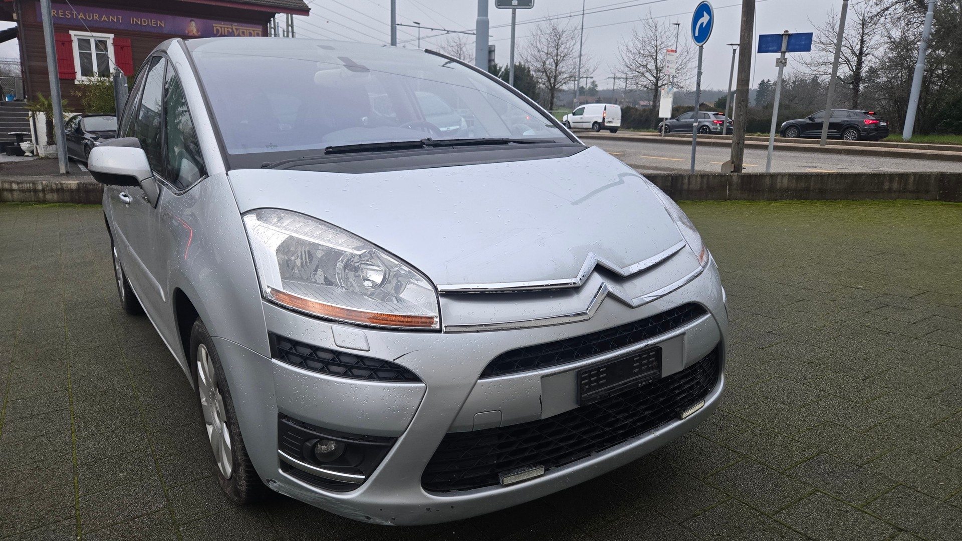 CITROEN C4 Picasso 2.0i 16V Dynamique Automatic-image-5