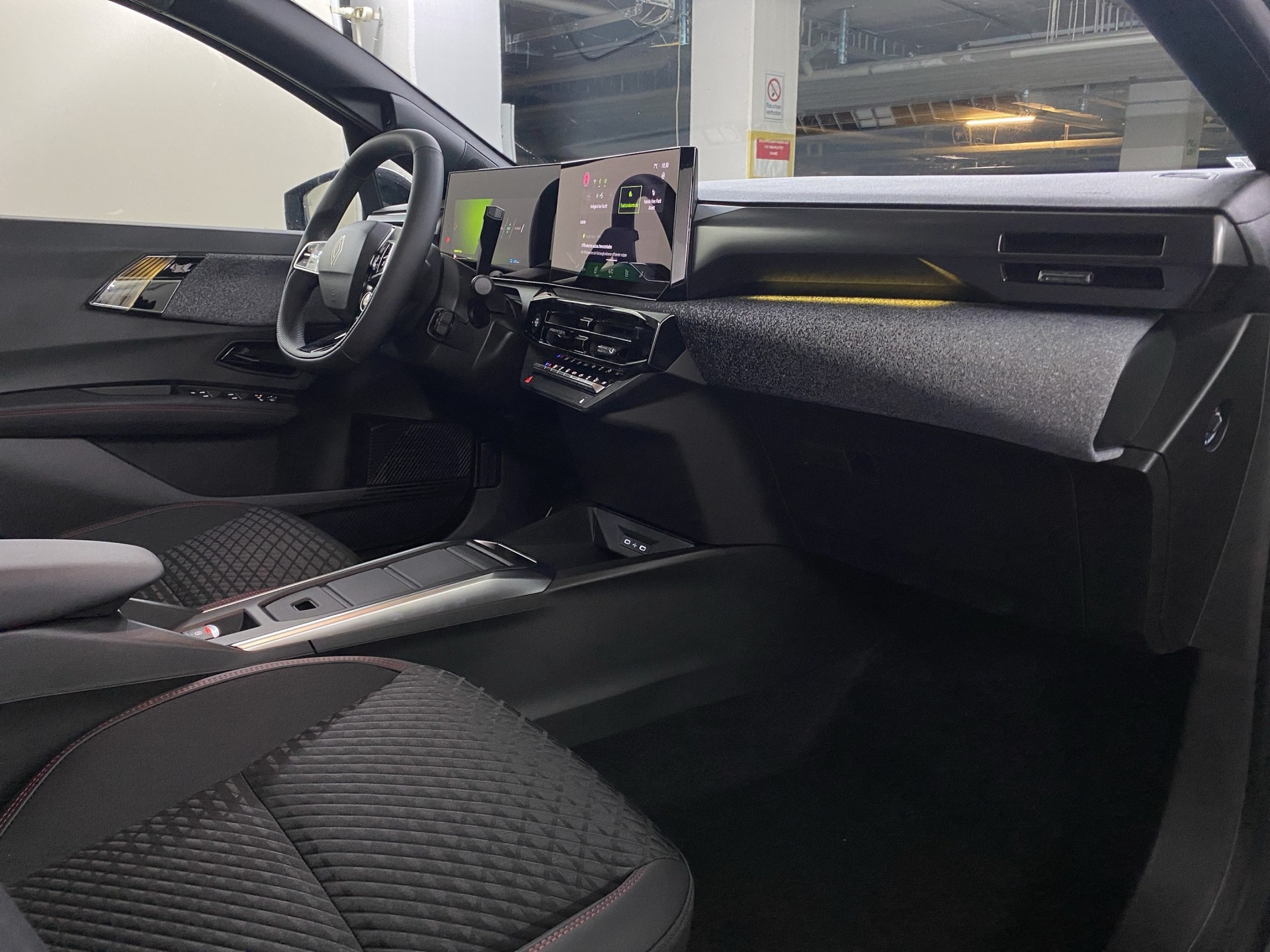 RENAULT Clio 1.8 E-Tech Techno-image-15