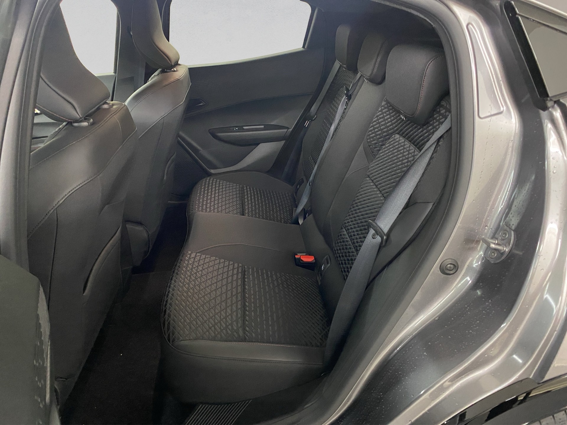 RENAULT Clio 1.8 E-Tech Techno-image-12