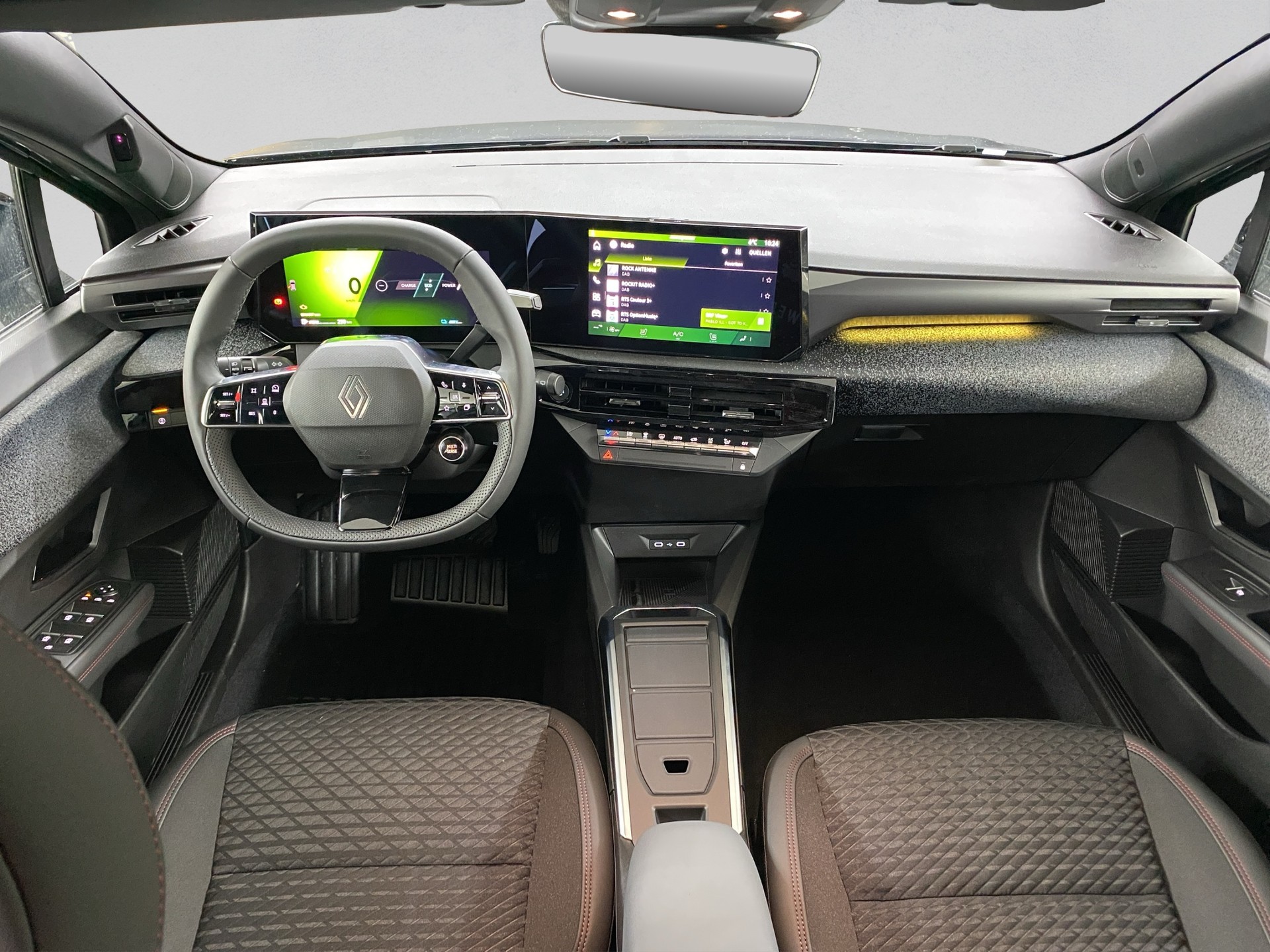 RENAULT Clio 1.8 E-Tech Techno-image-11