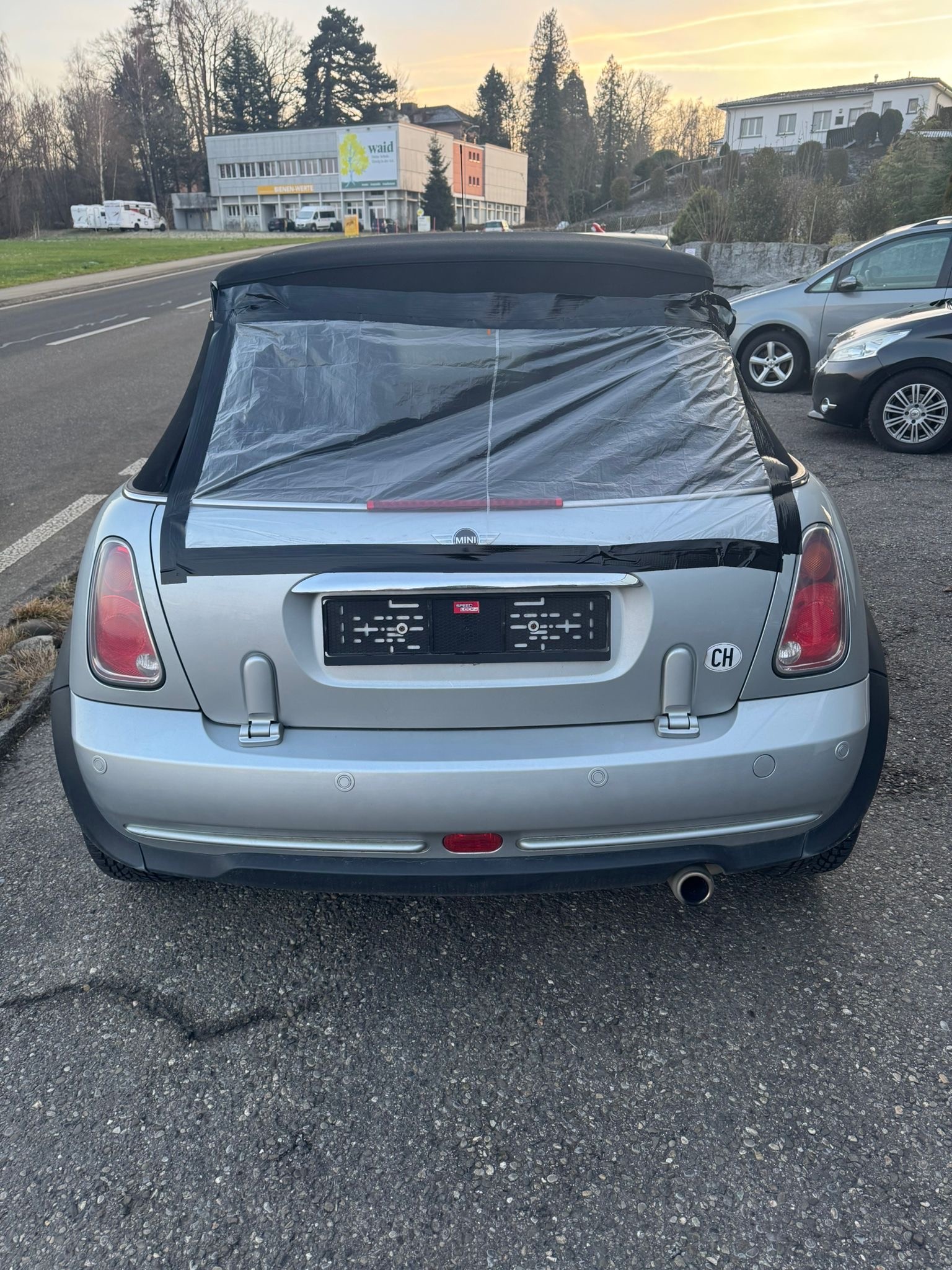 MINI Cooper Cabriolet-image-5