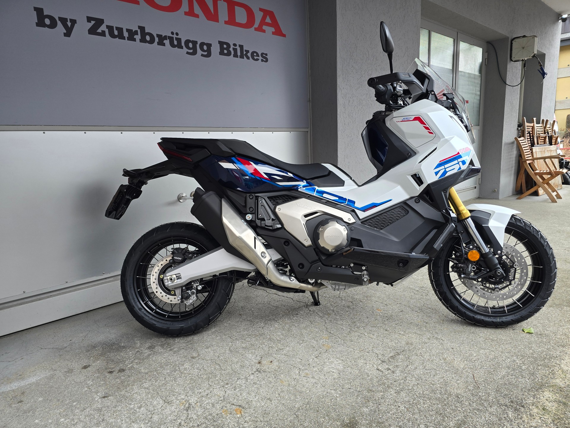 HONDA X-ADV 750-image-2