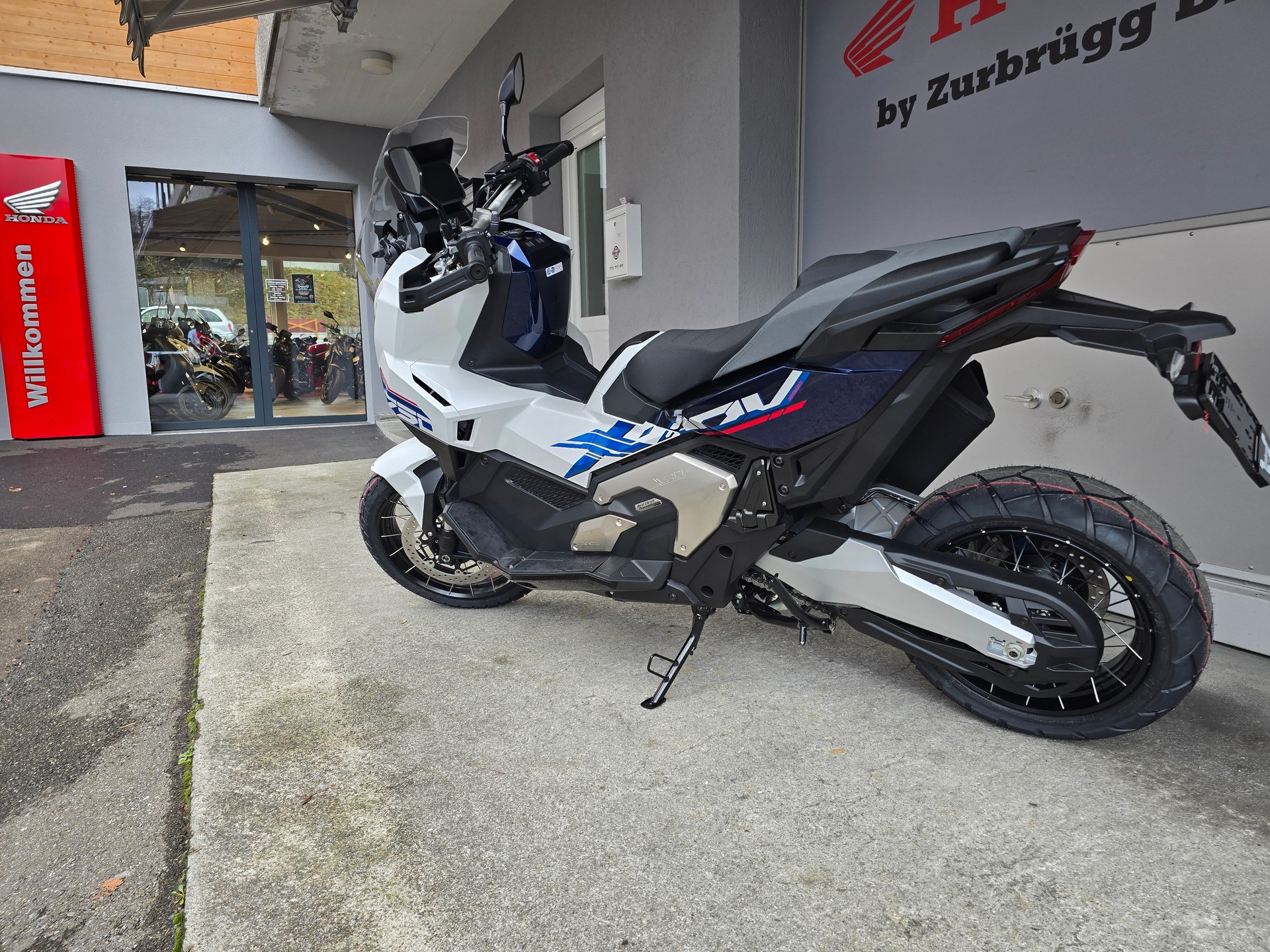 HONDA X-ADV 750-image-3