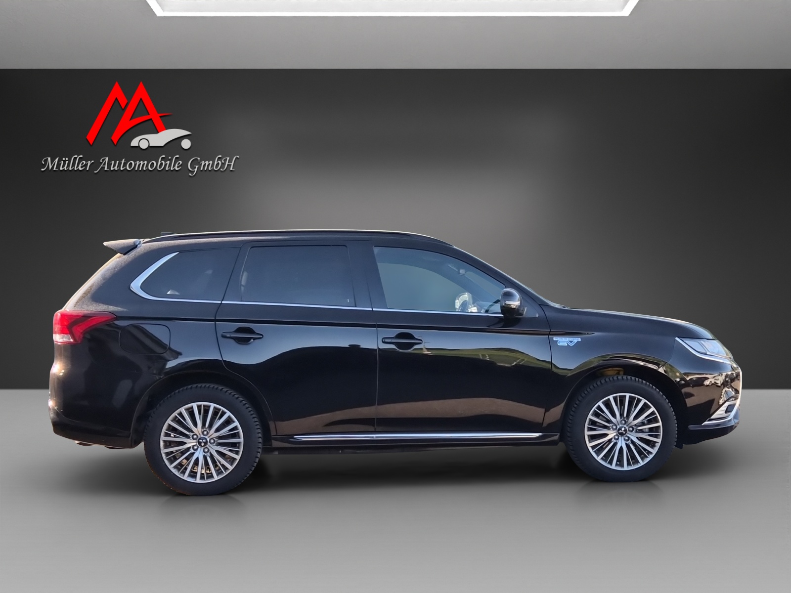 MITSUBISHI Outlander 2.4 PHEV Diamond+ S-Edition 4WD Automatic-image-5