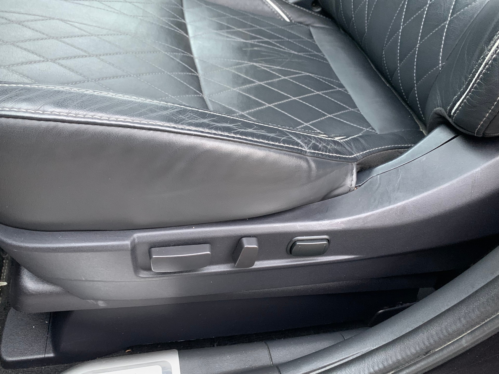 MITSUBISHI Outlander 2.4 PHEV Diamond+ S-Edition 4WD Automatic-image-20