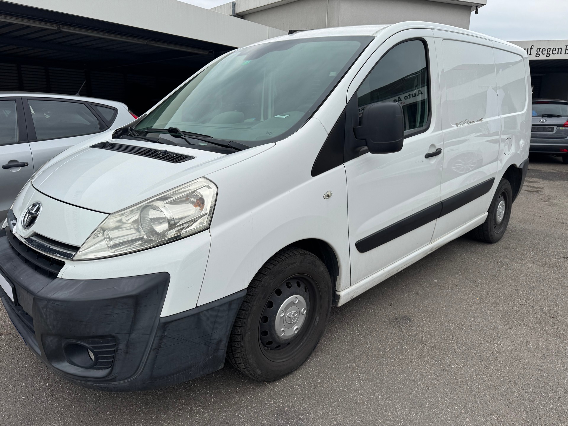 TOYOTA PROACE-image-2