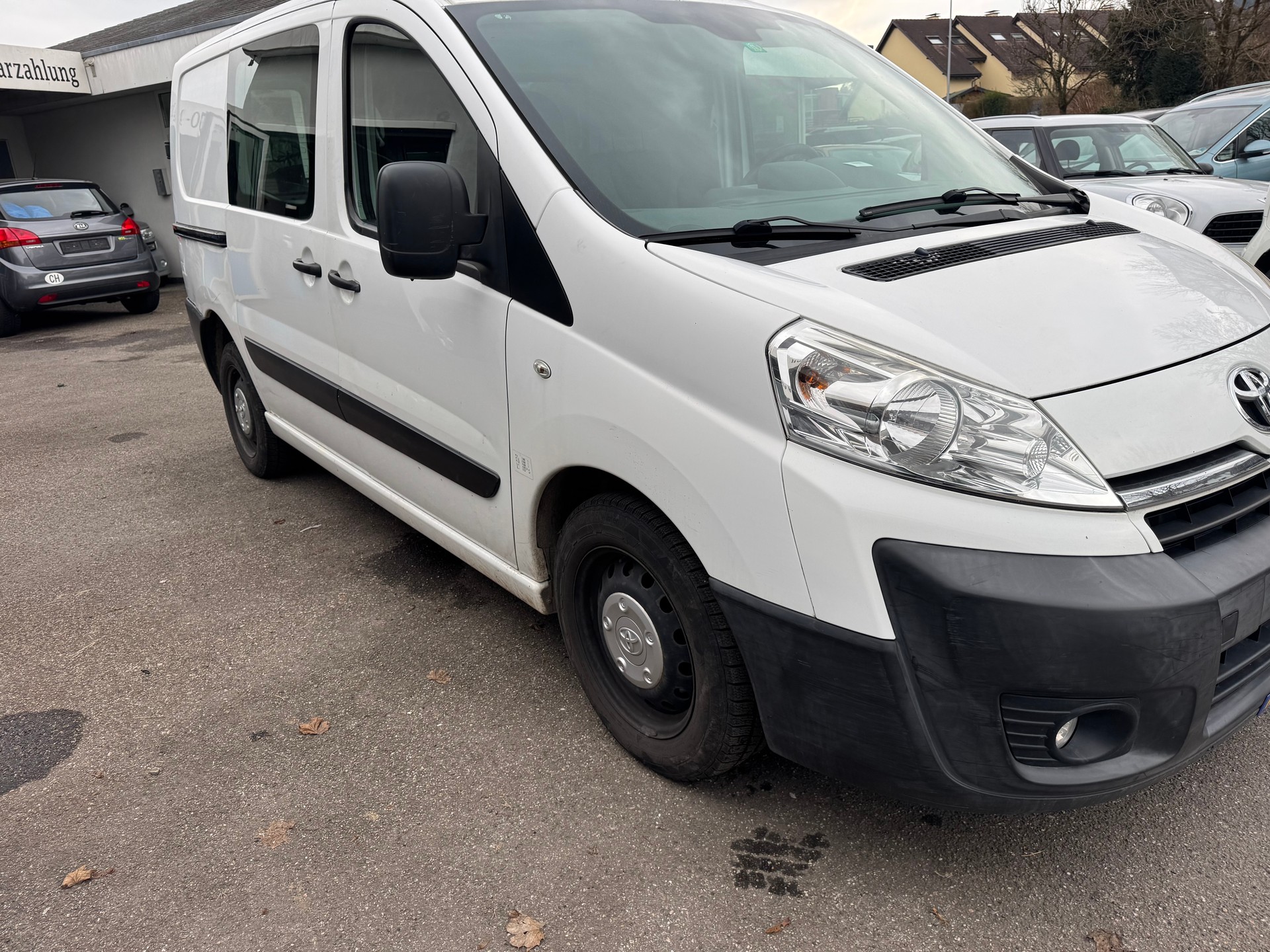 TOYOTA PROACE-image-3