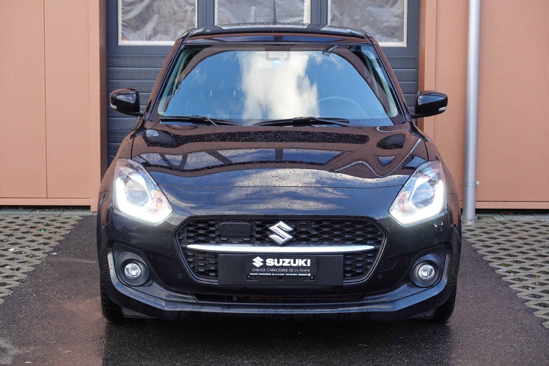SUZUKI Swift 1.2 Compact Top Hybrid CVT - "CH Auto * Rabais Taxe * Tempomat Adapt * Keyless * Clim. Auto"-showroom-element-2