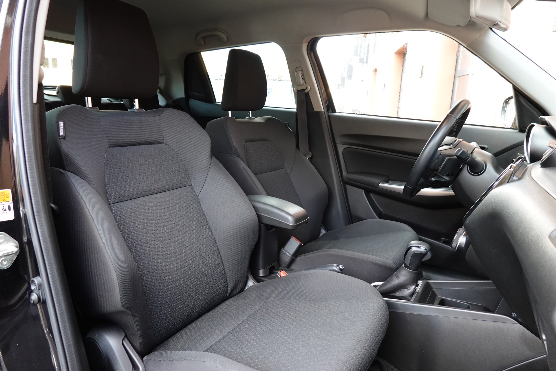 SUZUKI Swift 1.2 Compact Top Hybrid CVT - "CH Auto * Rabais Taxe * Tempomat Adapt * Keyless * Clim. Auto"-image-22