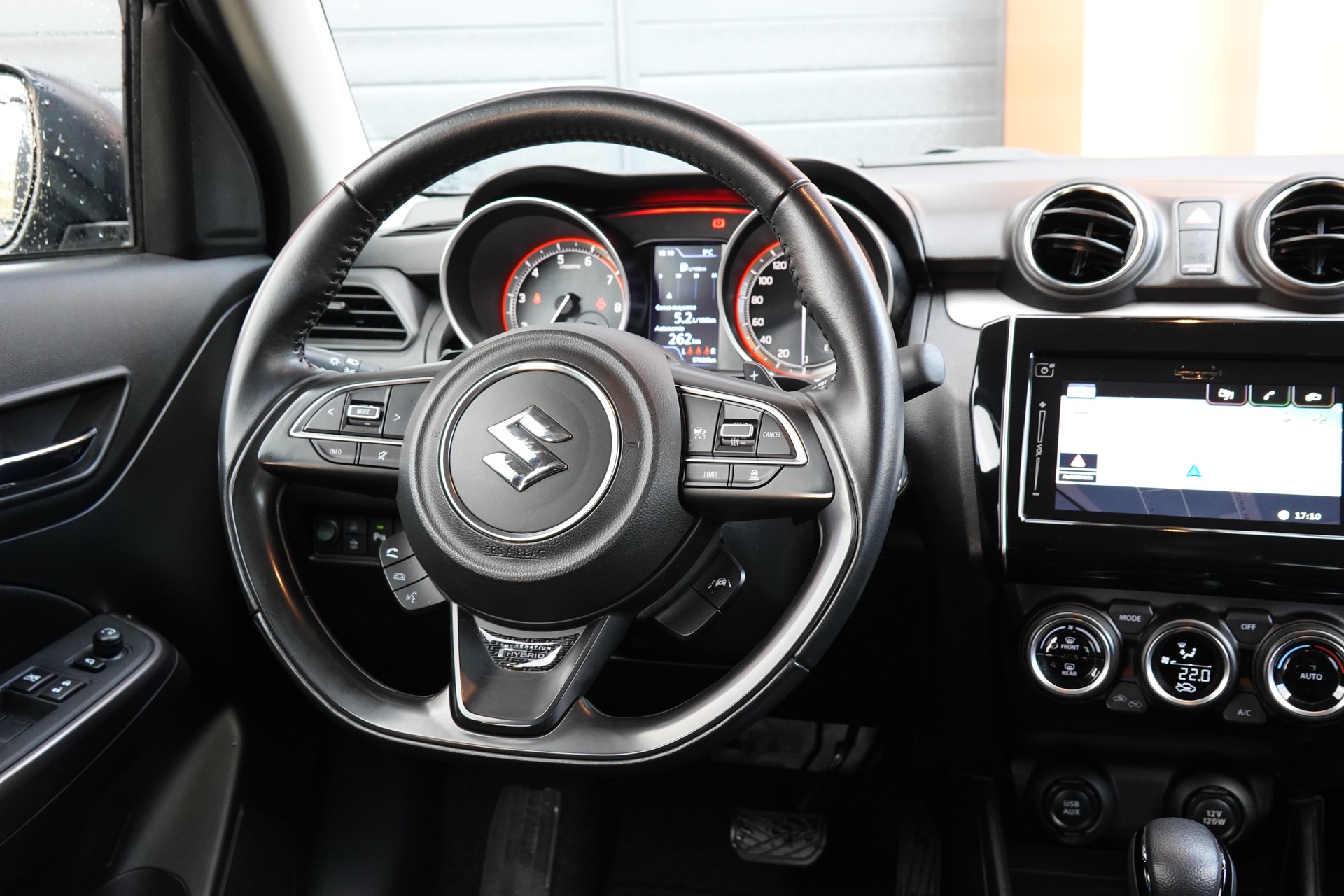 SUZUKI Swift 1.2 Compact Top Hybrid CVT - "CH Auto * Rabais Taxe * Tempomat Adapt * Keyless * Clim. Auto"-image-24